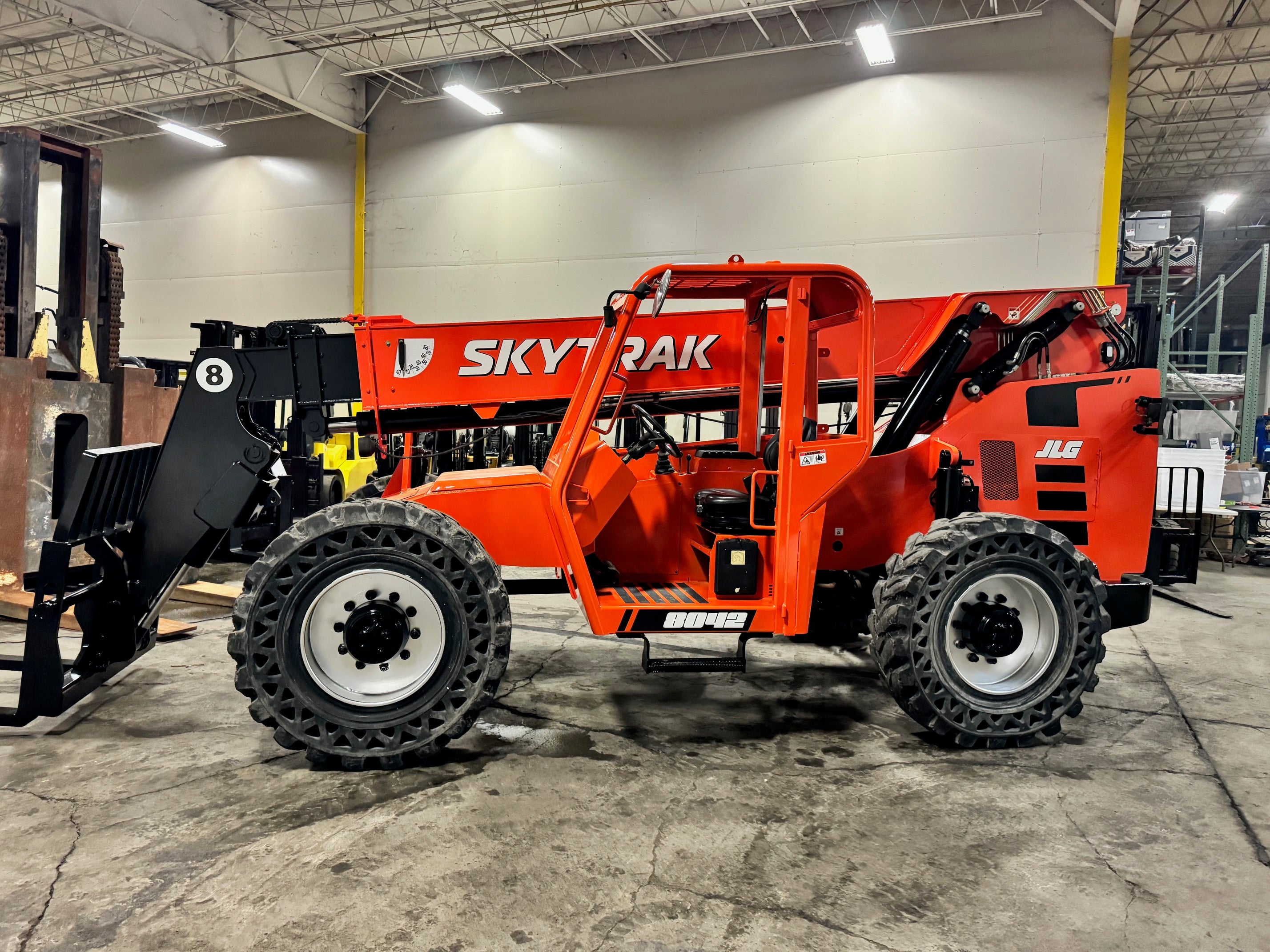 2017 SKYTRAK 8042 8000 LB DIESEL TELESCOPIC FORKLIFT