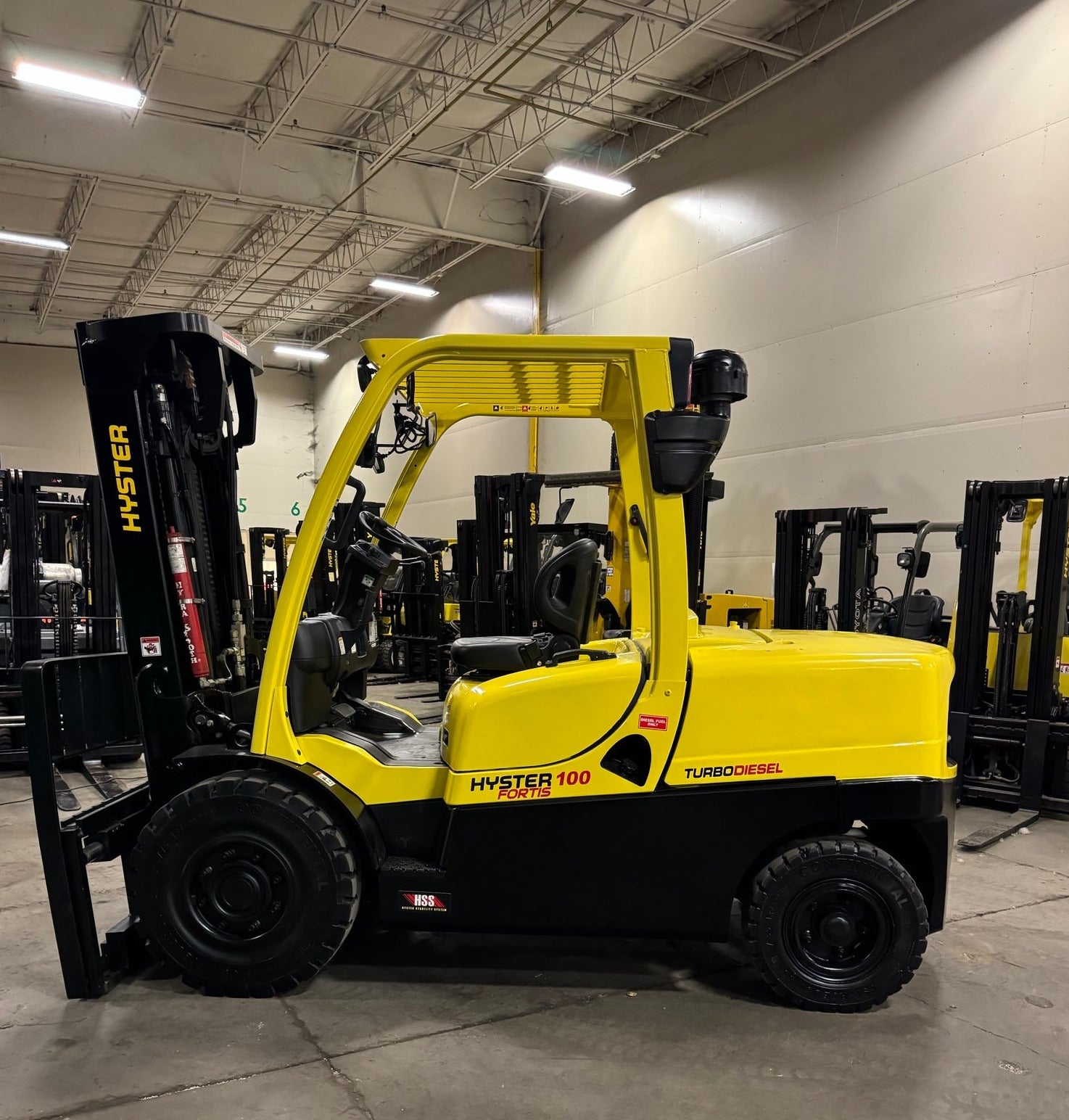 2021 HYSTER H100FT 10000 LB DIESEL FORKLIFT PNEUMATIC 95/185