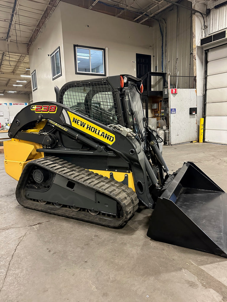 2015 NEW HOLLAND C238 SKID STEER ENCLOSED CAB HEAT & AC AUXILLARY HYDRAULICS 78" BUCKET