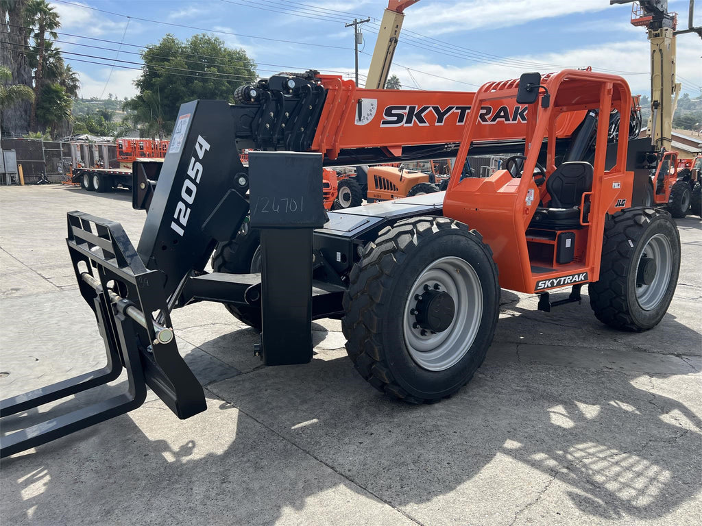 2023 SKYTRAK 12054 12000 LB DIESEL TELESCOPIC FORKLIFT TELEHANDLER