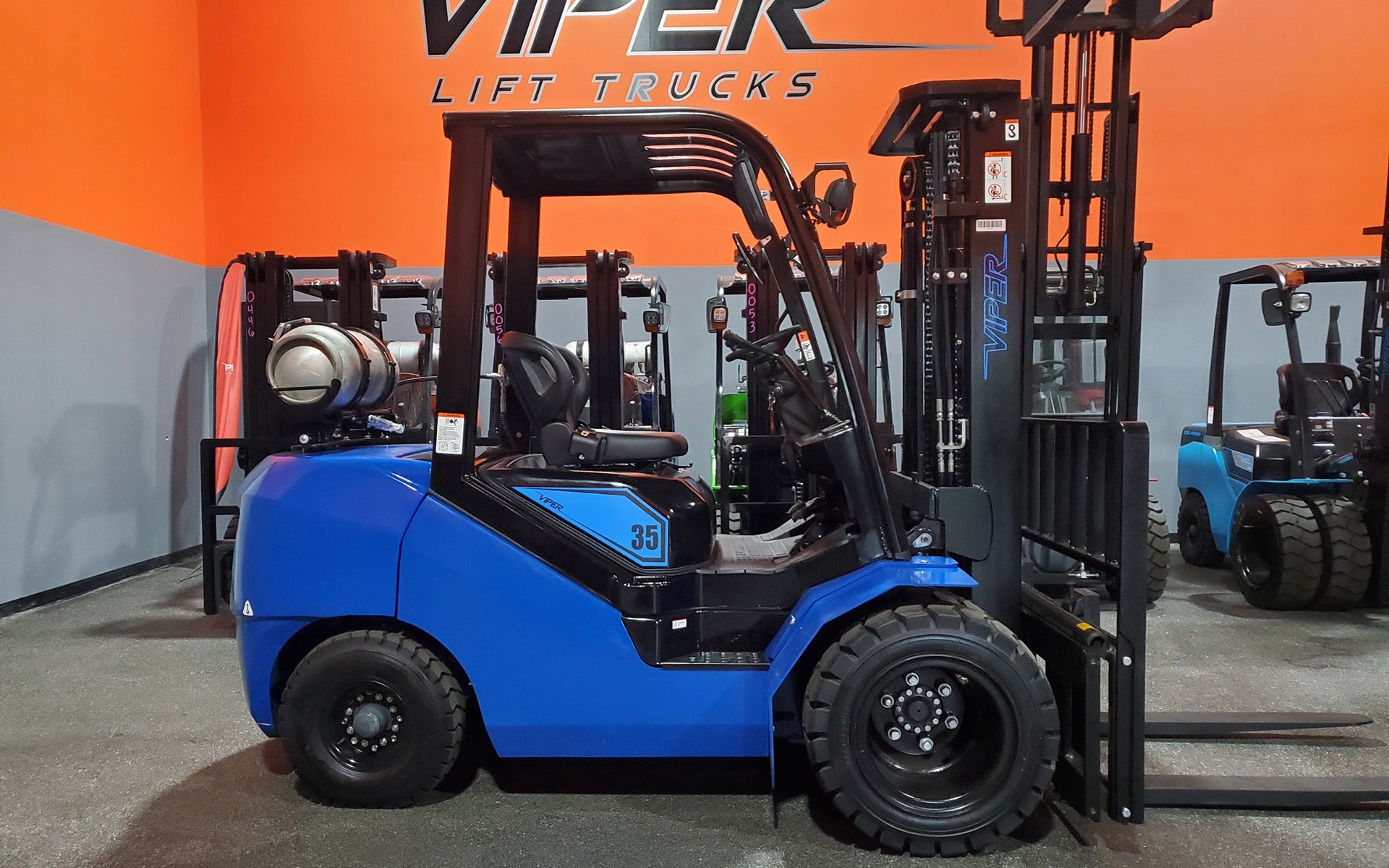 2025 VIPER FY35 8000 LB LP GAS FORKLIFT DUAL PNEUMATIC 89
