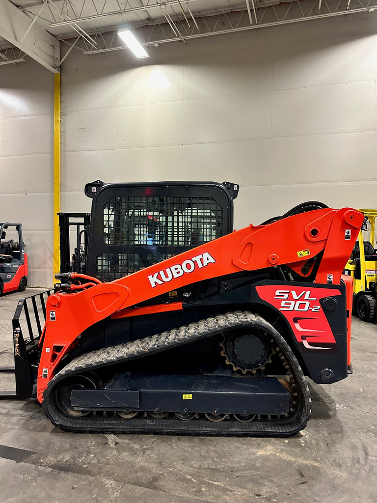 2018 KUBOTA SVL902 CAB HIGH FLOW SKID STEER TRACK 4300 LB CAPACITY HYDRAULIC QUICK ATTACH FRESH