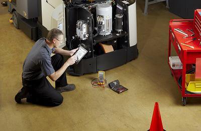 The Connected Forklift Service Technician