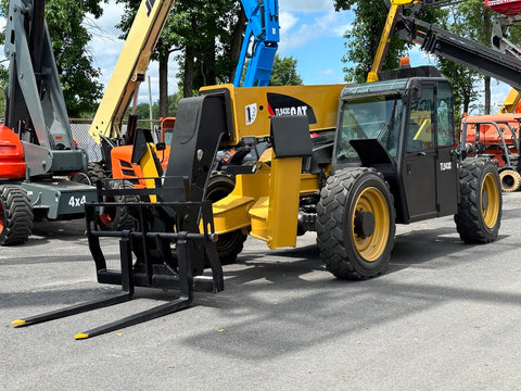 2015 CAT TL943C 9000 LB DIESEL TELESCOPIC FORKLIFT TELEHANDLER PNEUMATIC 4WD ENCLOSED CAB WITH HEAT AND AC OUTRIGGERS 3610 HOURS STOCK # BF9842359-NLE - United Lift Equipment LLC