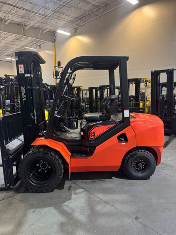 BRAND NEW 2024 VIPER FD35 8000 LB DIESEL FORKLIFT DUAL PNEUMATIC TIRES 89/189" 3 STAGE MAST SIDE SHIFTER (PLUMBED 4 WAYS TO CARRIAGE FORK POSITIONER OPTIONAL UPGRADE) STOCK # BF9387429-BUF