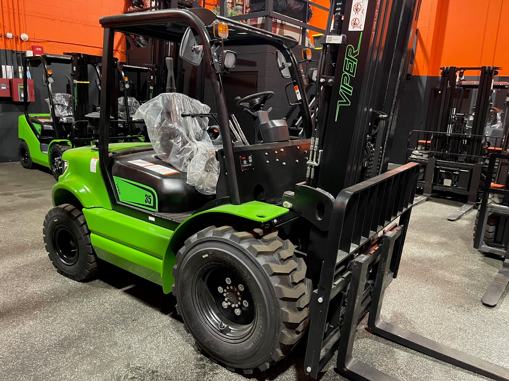 2025 VIPER FD35RT2 8000 LB DIESEL FORKLIFT PNEUMATIC 92/189