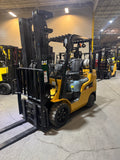 2020 CATERPILLAR/MITSUBISHI FGC25N 5000 LB LP GAS FORKLIFT CUSHION 93/217" 3 STAGE MAST SIDE SHIFTING FORK POSITIONER 976 HOURS STOCK # BF9118749-BUF