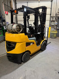2020 CATERPILLAR/MITSUBISHI FGC25N 5000 LB LP GAS FORKLIFT CUSHION 93/217" 3 STAGE MAST SIDE SHIFTING FORK POSITIONER 976 HOURS STOCK # BF9118749-BUF