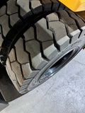 2018 CAT DP70 15500 DIESEL FORKLIFT PNEUMATIC 153/218" 2 STAGE CLEAR VIEW MAST DUAL DRIVE TIRES SIDE SHIFTER 2248 HOURS STOCK # BF9344679-BUF - United Lift LLC