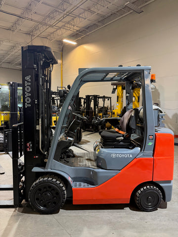 2017 TOYOTA 8FGCU30 6000 LB LP GAS FORKLIFT CUSHION 94/198" 3 STAGE MAST SIDE SHIFTING FORK POSITIONER STOCK # BF9134759-BUF - United Lift LLC
