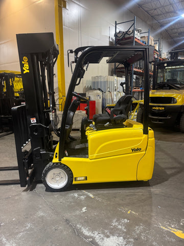 2020 YALE ERP040VTN 4000 LB 89/259" QUAD MAST SIDE SHIFTING FORK POSITIONER 3 WHEEL 36V ELECTRIC FORKLIFT 722 HOURS STOCK # BF9116179-BUF - United Lift LLC