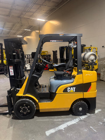 2020 CATERPILLAR 2C6000 6000 LB LP GAS FORKLIFT FINGER TIP CONTROL 82/170" 3 STAGE MAST SIDE SHIFTER ATTACHEMENT UNDER 900 HOURS TREADED TIRES STOCK # BF987249-BUF