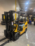 2020 CATERPILLAR 2C6000 6000 LB LP GAS FORKLIFT FINGER TIP CONTROL 82/170" 3 STAGE MAST SIDE SHIFTER ATTACHEMENT UNDER 900 HOURS TREADED TIRES STOCK # BF987249-BUF