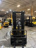 2021 CATERPILLAR/MITSUBISHI FGC20N 4000 LB LP GAS FORKLIFT CUSHION 83/187 3 STAGE MAST SIDE SHIFTING FORK POSITIONER ATTACHMENT LOW HOURS STOCK # BF998929-BUF