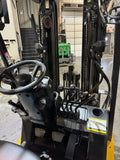 2021 CATERPILLAR/MITSUBISHI FGC20N 4000 LB LP GAS FORKLIFT CUSHION 83/187 3 STAGE MAST SIDE SHIFTING FORK POSITIONER ATTACHMENT LOW HOURS STOCK # BF998929-BUF