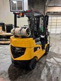 2021 CATERPILLAR/MITSUBISHI FGC20N 4000 LB LP GAS FORKLIFT CUSHION 83/187 3 STAGE MAST SIDE SHIFTING FORK POSITIONER ATTACHMENT LOW HOURS STOCK # BF998929-BUF