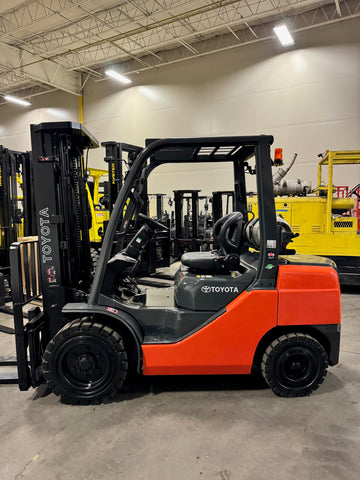 2017 TOYOTA 8FGU30 6000 LB LP GAS FORKLIFT PNEUMATIC 88/187" 3 STAGE MAST SIDE SHIFTER UNDER 1543 HOURS STOCK # BF9226529-BUF - United Lift Equipment LLC
