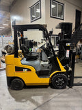 2012 CATERPILLAR/MITSUBISHI FGC25N 5000 LB LP GAS FORKLIFT CUSHION 83/187" 3 STAGE MAST SIDE SHIFTER 1553 HOURS STOCK # BF993549-BUF - United Lift LLC