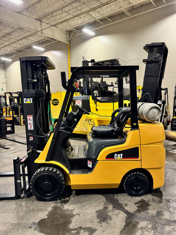 2020 CATERPILLAR/MITSUBISHI FGC33N 6500 LB LP GAS FORKLIFT CUSHION 88/185 3 STAGE MAST SIDE SHIFTER UNDER 700 HOURS STOCK # BF9215479-BUF - United Lift Equipment LLC