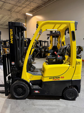 2021 HYSTER S50FT 5000 LB LP GAS FORKLIFT CUSHION 84/195" 3 STAGE MAST SIDE SHIFTER 958 HOURS PLUMBED 4 WAYS TO CARRIAGE STOCK # BF9113749-BUF - United Lift LLC