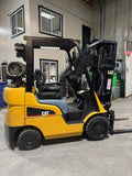 2021 CATERPILLAR/MITSUBISHI FGC25N 5000 LB LP GAS FORKLIFT CUSHION 85/187" 3 STAGE MAST SIDE SHIFTER 884 HOURS STOCK # BF998829-BUF - United Lift LLC