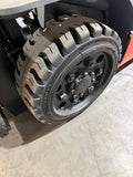 2022 TOYOTA 8FGCU30 6000 LB LP GAS FORKLIFT CUSHION 94/198" 3 STAGE MAST SIDE SHIFTER 797 HOURS STOCK # BF9132739-BUF - United Lift LLC