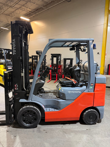 2022 TOYOTA 8FGCU30 6000 LB LP GAS FORKLIFT CUSHION 94/198" 3 STAGE MAST SIDE SHIFTER 864 HOURS STOCK # BF9132729-BUF - United Lift LLC