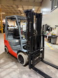 2020 TOYOTA 8FGCU25 5000 LB LP GAS FORKLIFT CUSHION 84/189" 3 STAGE MAST SIDE SHIFTING FORK POSITIONER 958 HOURS STOCK # BF9119479-BUF - United Lift LLC