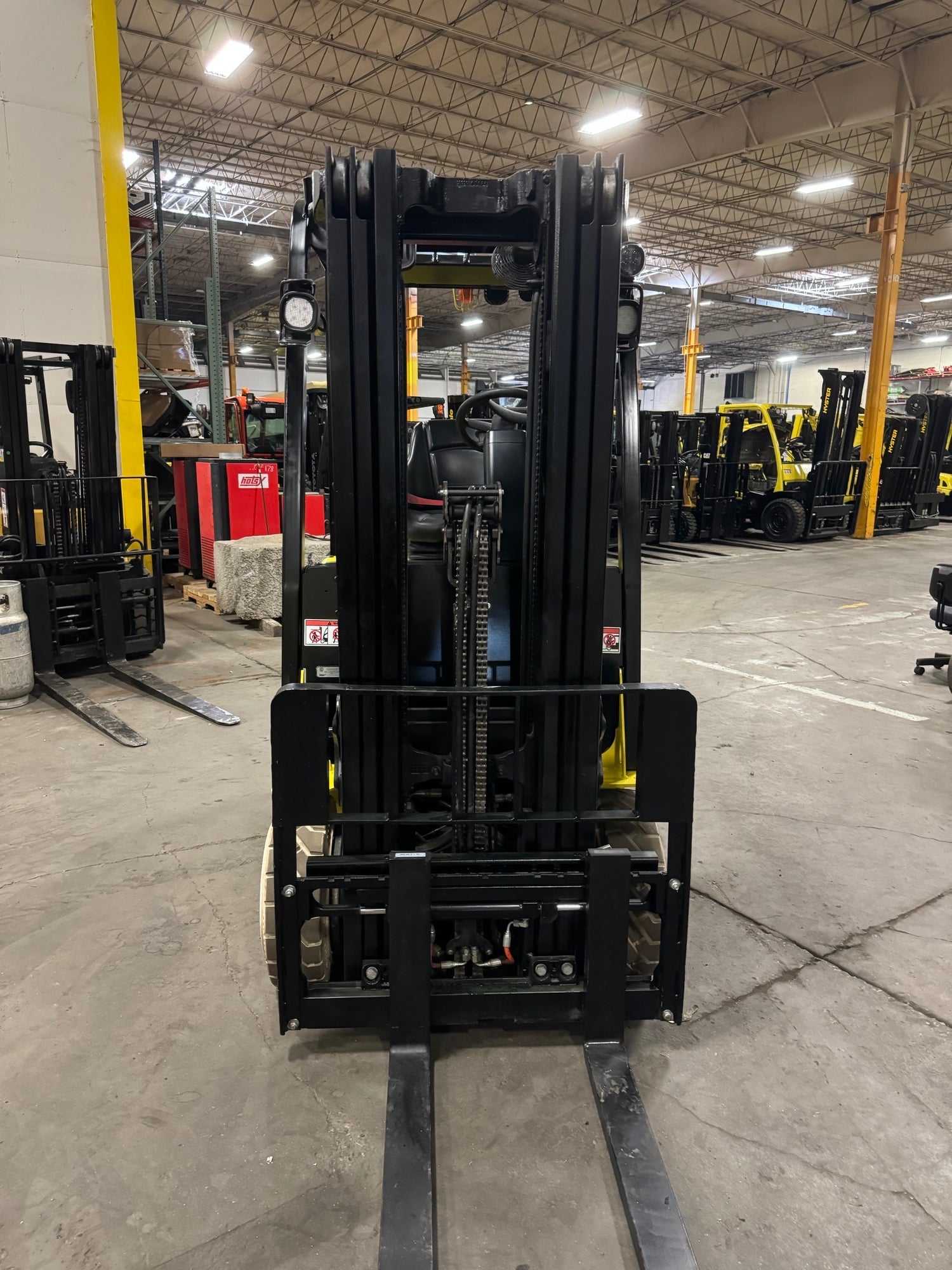 2018 YALE ERC050VG 5000 LB 48 VOLT ELECTRIC FORKLIFT 89/194 2018 YALE ERC050VG 5000 LB 48 VOLT ELECTRIC FORKLIFT 89/194