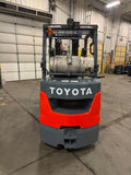 2022 TOYOTA 8FGCU32 6500 LB LP GAS FORKLIFT 884 HOURS CUSHION 87/187" 3 STAGE MAST SIDE SHIFTING FORK POSITIONER 4 WAY PLUMBING STOCK # BF9224729-BUF - United Lift LLC