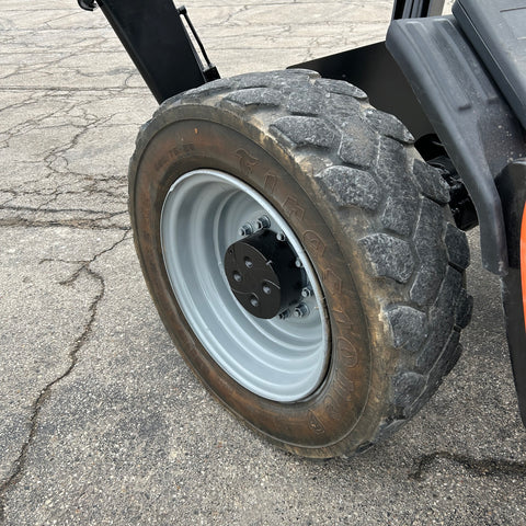 2017 JLG 1055