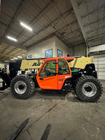 2019 JLG 1255 12000 LB DIESEL TELESCOPIC FORKLIFT TELEHANDLER FOAM FILLED TIRES ENCLOSED HEATED CAB WITH A/C OUTRIGGERS 1517 HOURS 4WD STOCK # BF9795129-BUF - United Lift LLC