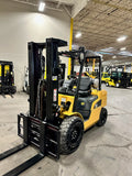 2019 CATERPILLAR/MITSUBISHI FG30N 6000 LB LP GAS FORKLIFT PNEUMATIC 84/186" 3 STAGE MAST SIDE SHIFTING FORK POSITIONER 983 HOURS STOCK # BF9214539-BUF - United Lift Equipment LLC