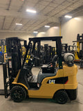2022 CATERPILLAR 2C6000 6000 LB LP GAS FORKLIFT CUSHION 84/185" 3 STAGE MAST SIDE SHIFTER ONLY 674 HOURS STOCK # BF9192479-BUF - United Lift LLC