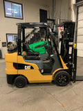 2022 CATERPILLAR 2C6000 6000 LB LP GAS FORKLIFT CUSHION 84/185" 3 STAGE MAST SIDE SHIFTER ONLY 674 HOURS STOCK # BF9192479-BUF - United Lift LLC