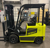 2025 DEWALT LIFT TRUCK DEC4-25 LITHIUM ION BATTERY ELECTRIC 5000 LB CAPACITY TREADED CUSHION TIRES 85/189" LIFT HEIGHT 3 STAGE MAST SIDE SHIFTING FORK POSITIONER 2000hr/2YR WARRANTY CHARGER INCLUDED STOCK # BF9285389-BUF - United Lift LLC