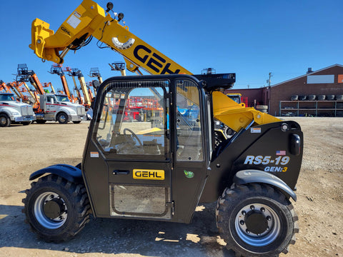 2024 GEHL RS5-19 5500 LB DIESEL TELESCOPIC FORKLIFT TELEHANDLER PNEUMATIC ENCLOSED CAB WITH HEAT AND AC AUXILIARY HYDRAULICS 4WD BRAND NEW STOCK # BF9835129-VAOH - United Lift Equipment LLC