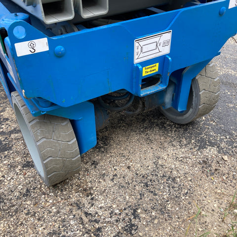 2012 Genie GS-3232