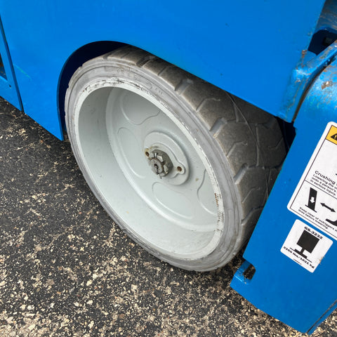 2012 Genie GS-3232