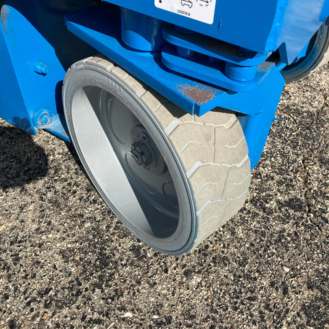 2013 Genie GS-3232