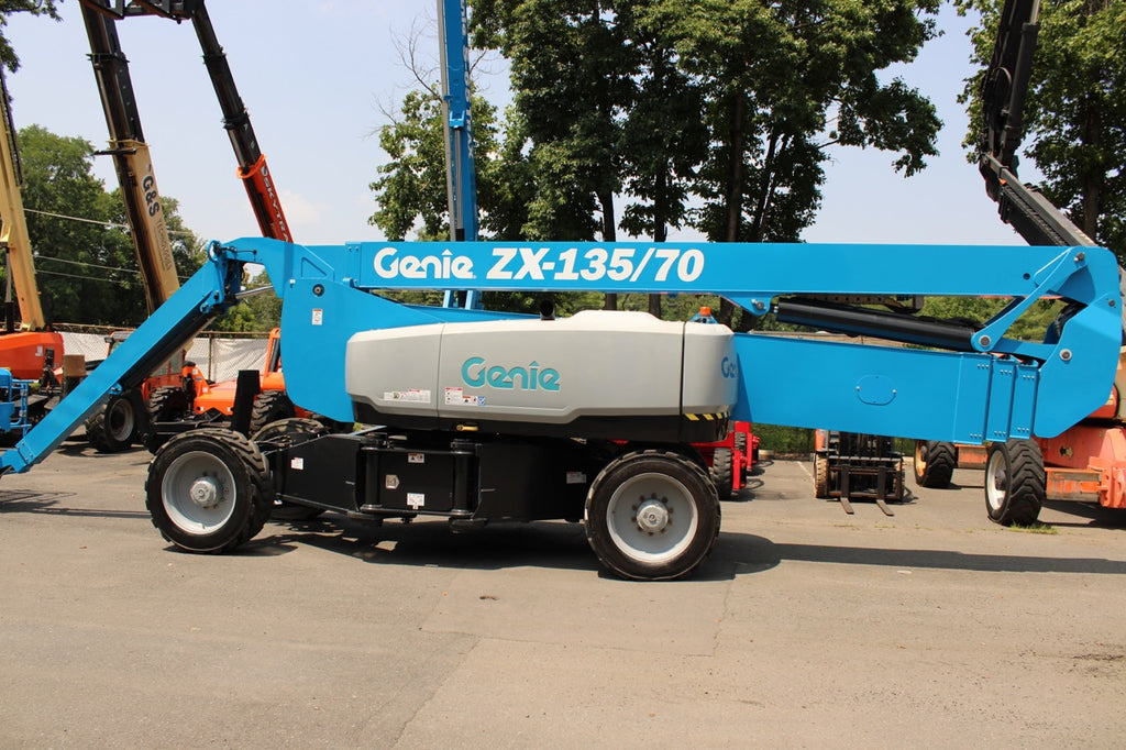 2022 GENIE ZX135/70 ARTICULATING BOOM LIFT AERIAL LIFT WITH JIB ARM 135 ...