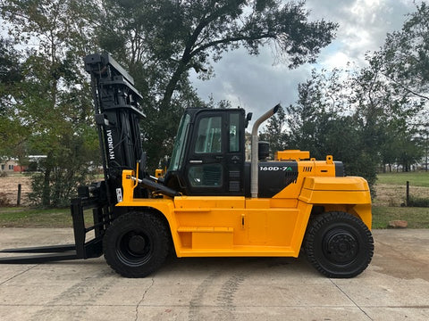 2015 HYUNDAI 160D-7A 36000 LB DIESEL FORKLIFT PNEUMATIC 150/157" 2 STAGE MAST DUAL DRIVE TIRES ENCLOSED CAB SIDE SHIFTING FORK POSITIONER 18927 HOURS STOCK # BF9719379-TXB - United Lift LLC