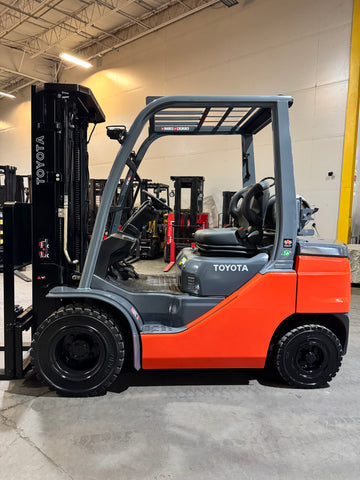 2023 TOYOTA 8FGU25 5000 LB LP GAS FORKLIFT PNEUMATIC 85/187" 3 STAGE MAST SIDE SHIFTER 748 HOURS STOCK # BF9194119-BUF