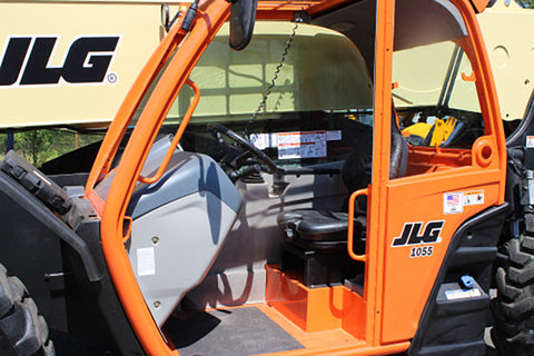 2016 JLG 1055