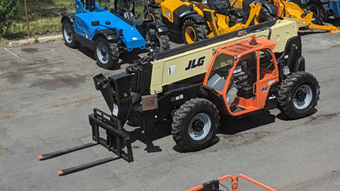 2016 JLG 1055