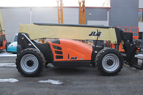 2018 JLG 1055