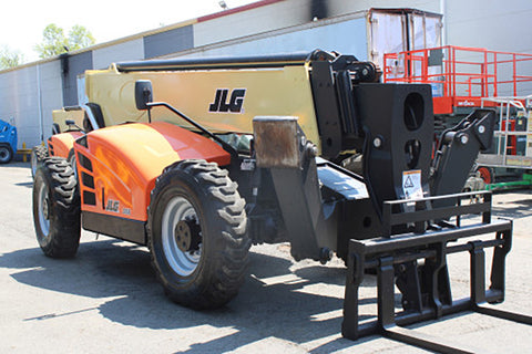 2016 JLG 1055
