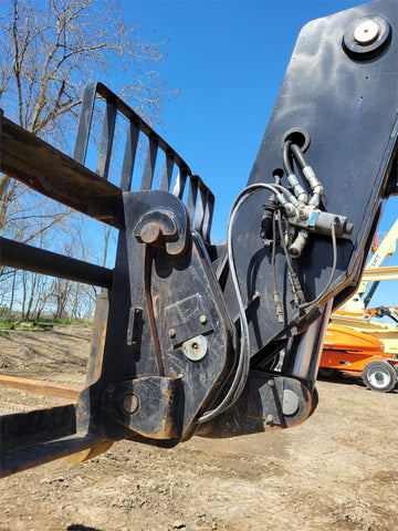 2019 JLG 1732