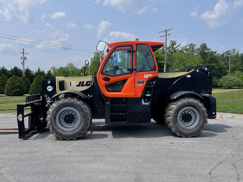 2022 JLG 2733