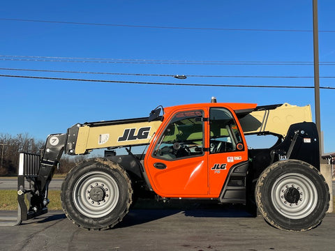 2023 JLG 742
